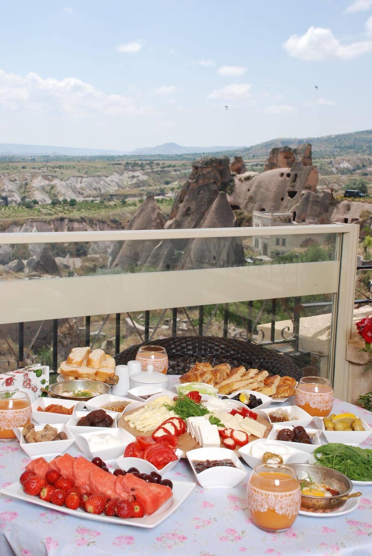 Mimi Cappadocia Luxury Cave Hotel Üçhisar Exteriör bild