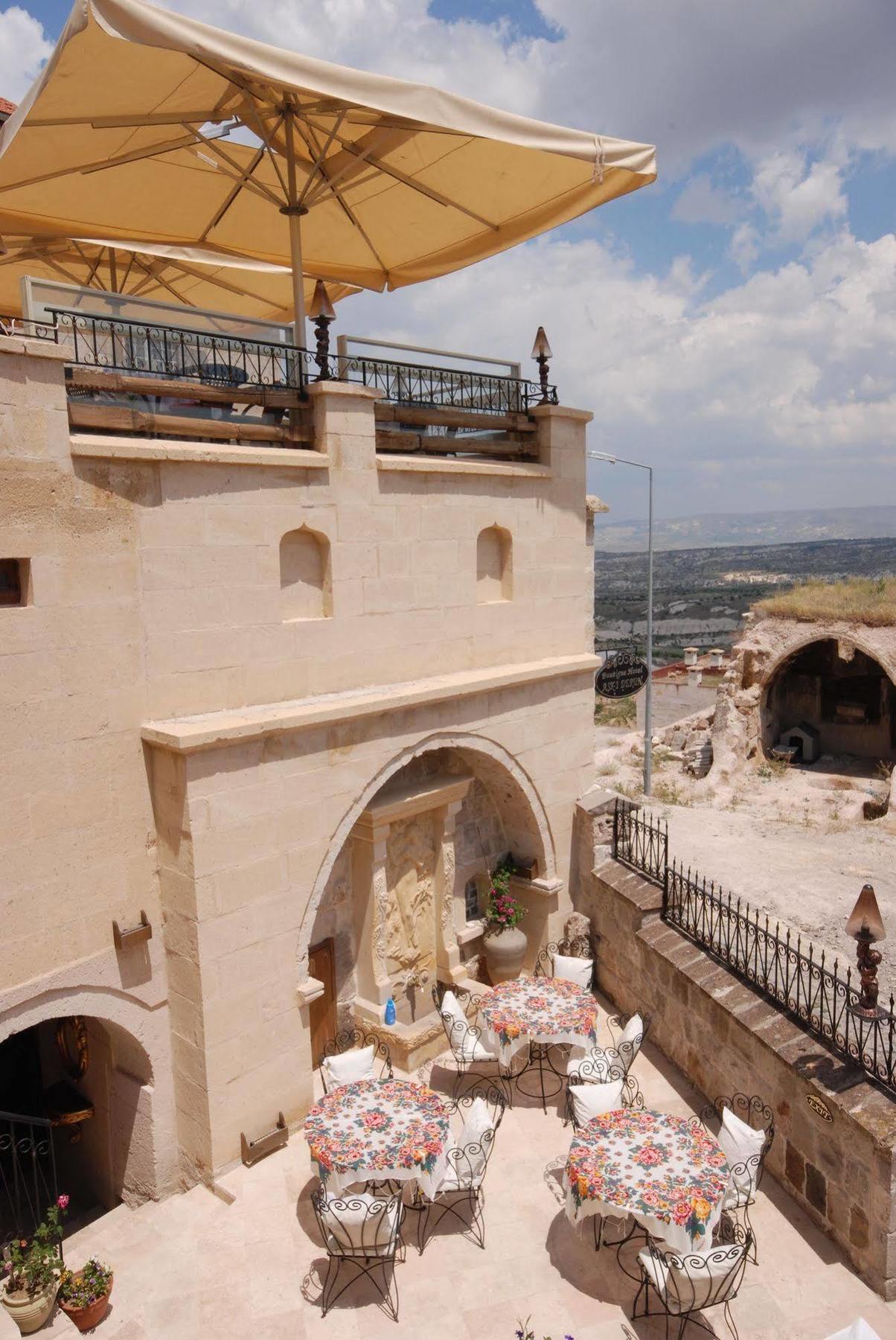 Mimi Cappadocia Luxury Cave Hotel Üçhisar Exteriör bild