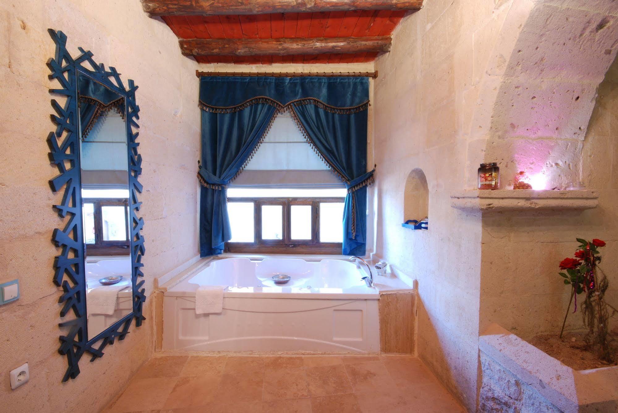 Mimi Cappadocia Luxury Cave Hotel Üçhisar Exteriör bild